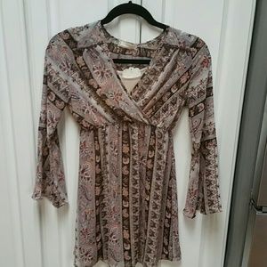 SOPRANO TOP AND TANK WITH BELLED SLEEVES L